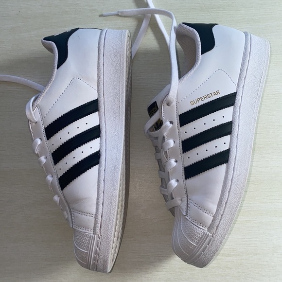 Men/YOUTH Superstar Black & White 3 Stripe Adidas - Picture 5 of 8
